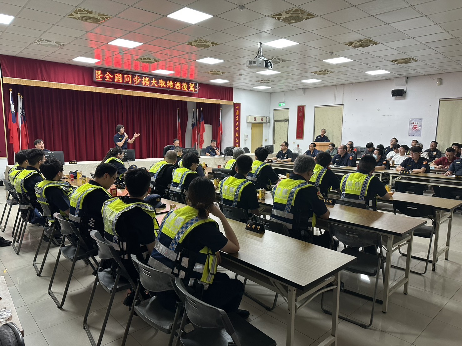 楊梅警暑假執行青春專案 一周查獲詐欺通緝犯26人 S 85934116 0