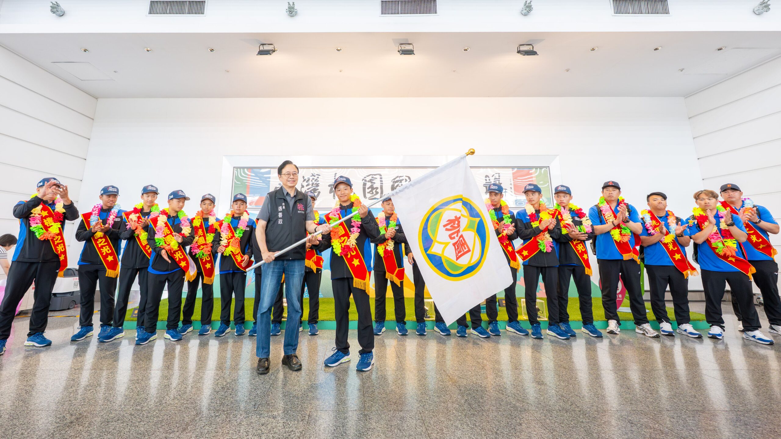 為台爭光！桃園新明國中LLB亞太區次青少棒奪冠 張善政親接機勉勵