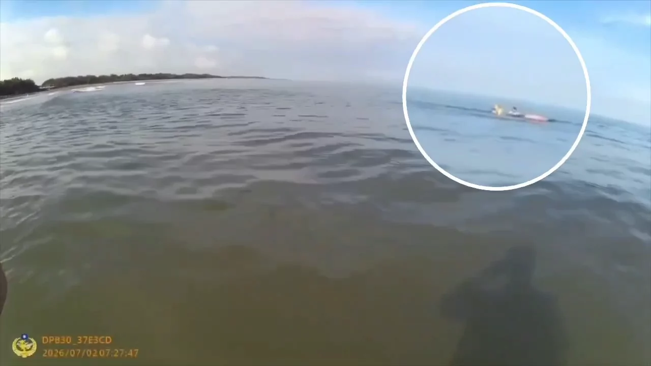 驚險!桃園新屋2學生笨港沙灘溺水 海巡動力救生圈救人 vlcsnap 2026 07 02 13h08m46s328