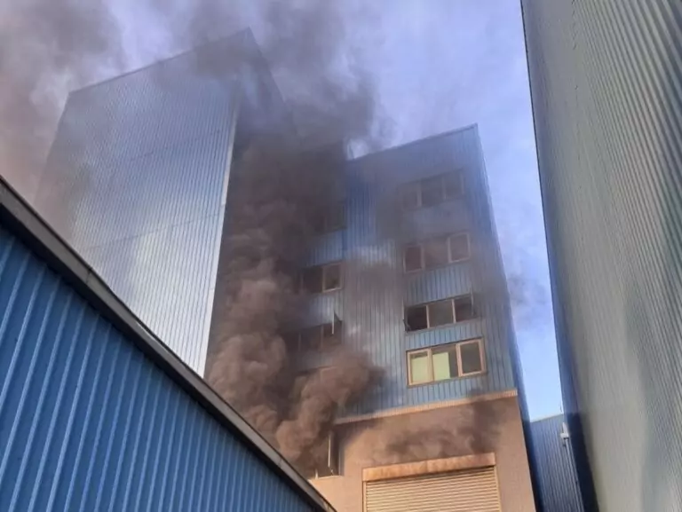 大園廠房竄濃煙桃消68人灌救迅速撲滅 環保局示警10里慎防異味 wp 17841635748745416638107324507163